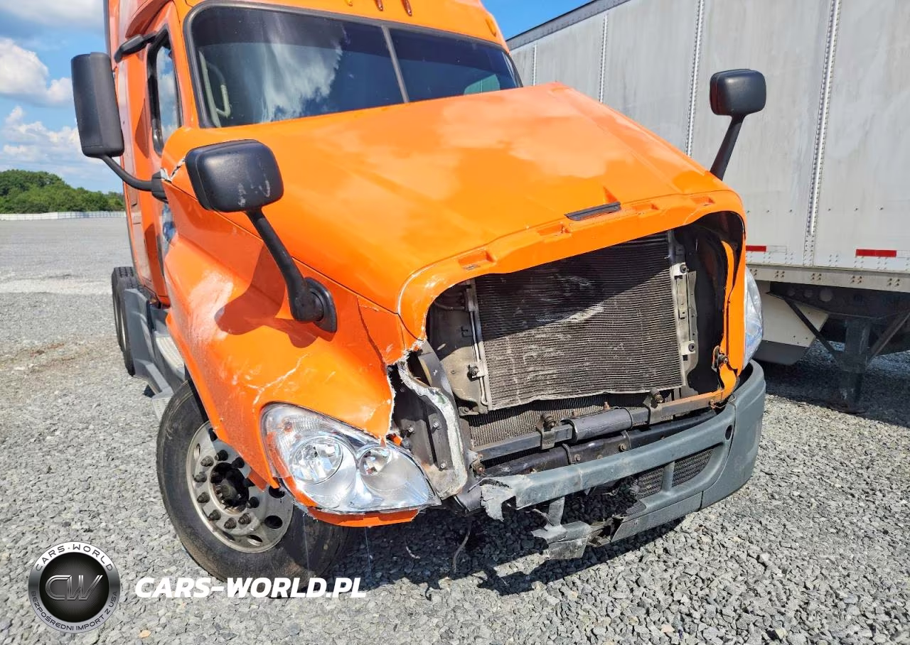 2014 Freightliner Cascadia Semi Truck VIN:1FUGGLD5XELFK3349 - 13