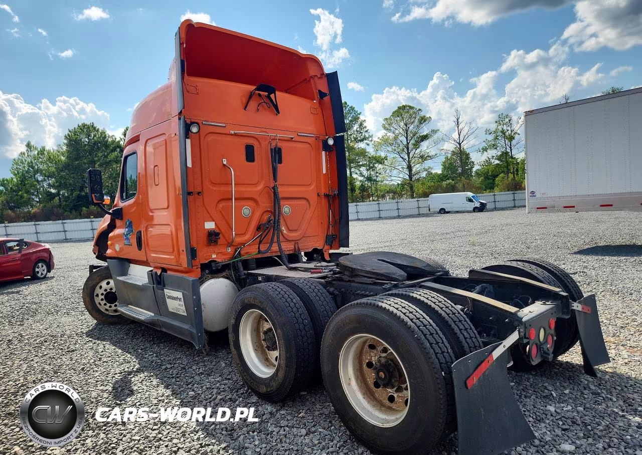 2014 Freightliner Cascadia Semi Truck VIN:1FUGGLD5XELFK3349 - 2