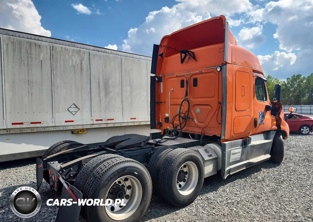 2014 Freightliner Cascadia Semi Truck VIN:1FUGGLD5XELFK3349 - 3