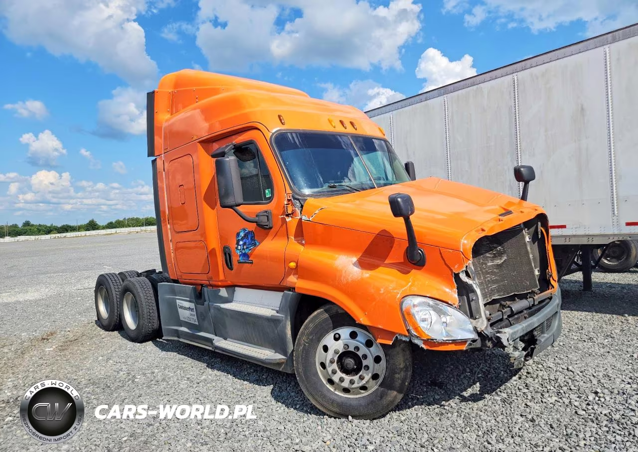 2014 Freightliner Cascadia Semi Truck VIN:1FUGGLD5XELFK3349 - 4