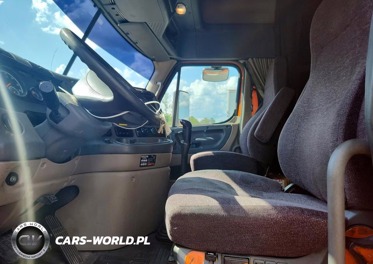 2014 Freightliner Cascadia Semi Truck VIN:1FUGGLD5XELFK3349 - 7