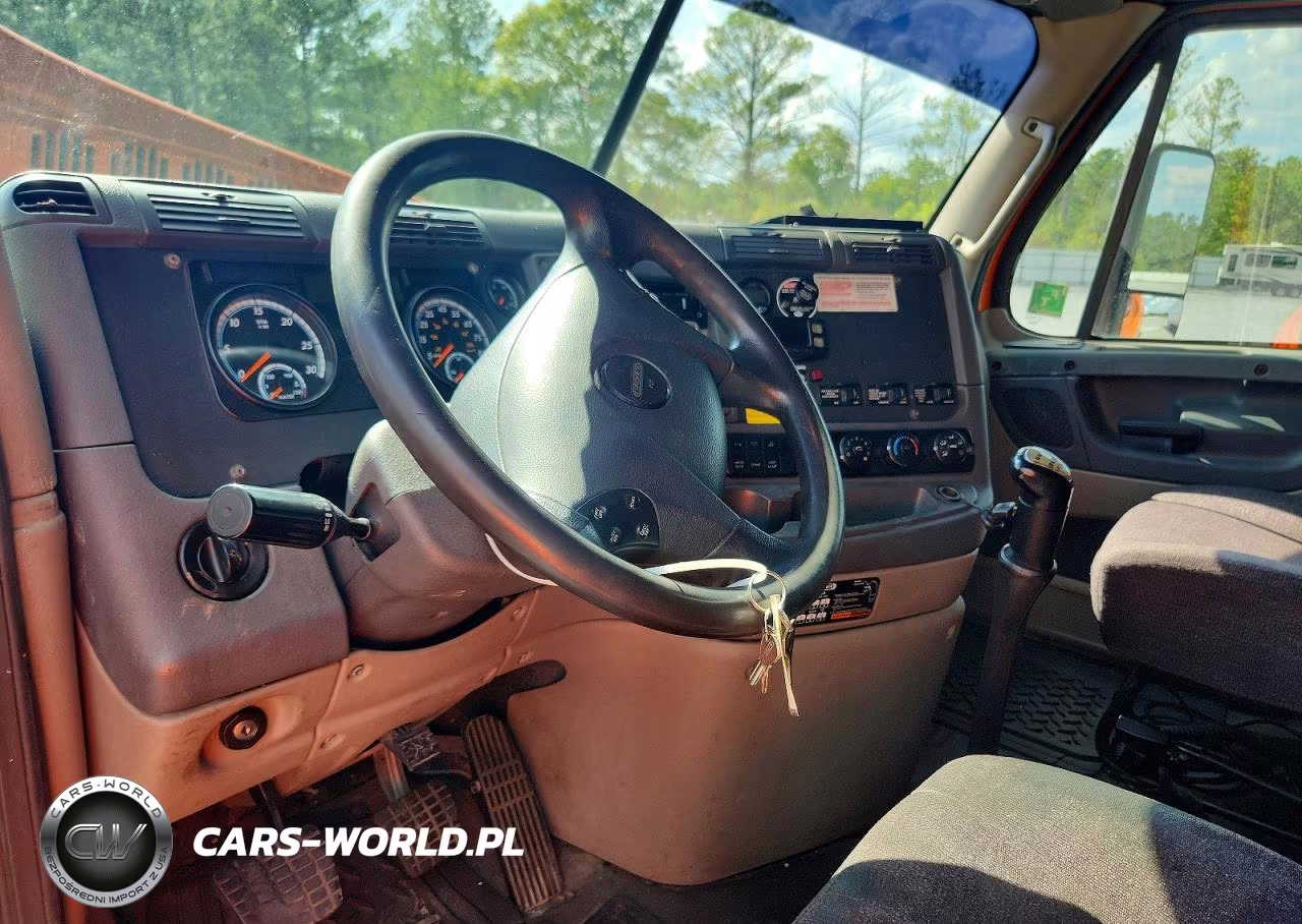 2014 Freightliner Cascadia Semi Truck VIN:1FUGGLD5XELFK3349 - 8