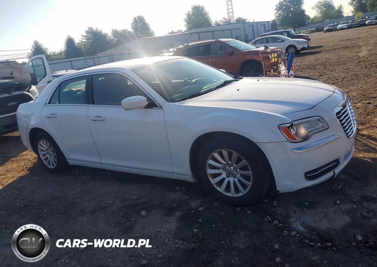 2014 Chrysler 300 VIN:2C3CCAAG9EH380226 - 4