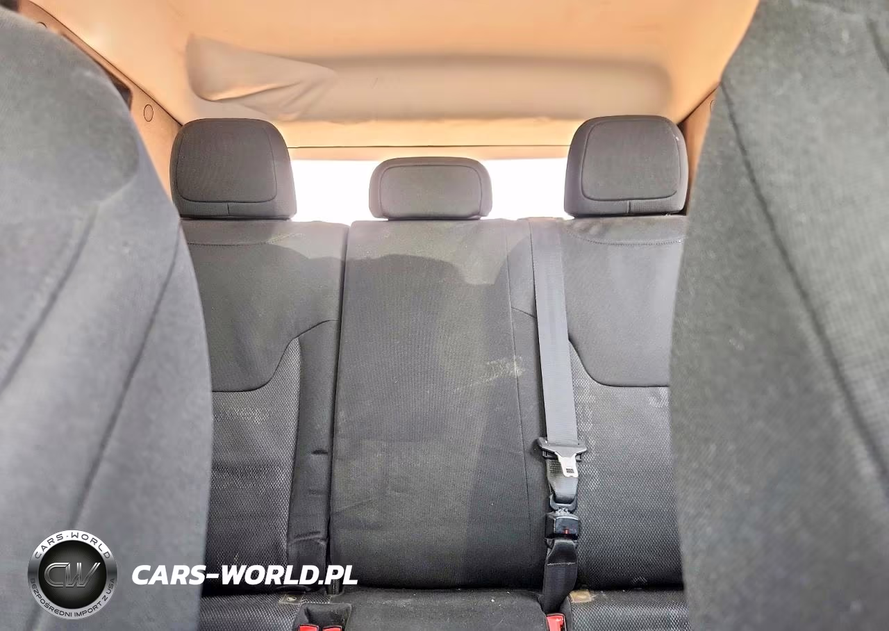 2015 Jeep Renegade Sport VIN:ZACCJAAT3FPB91912 - 10