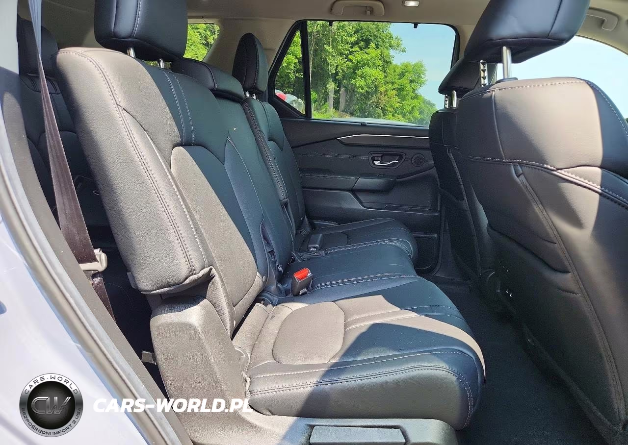 2026 Honda Pilot Touring VIN:5FNYG1H79TB010361 - 11