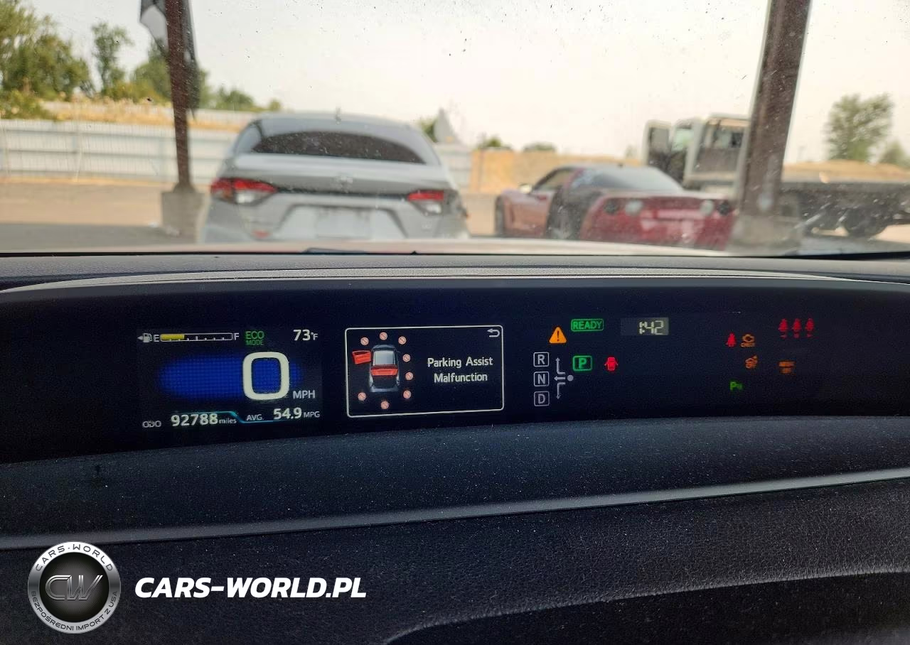 2017 Toyota Prius Three VIN:JTDKARFU4H3537176 - 9