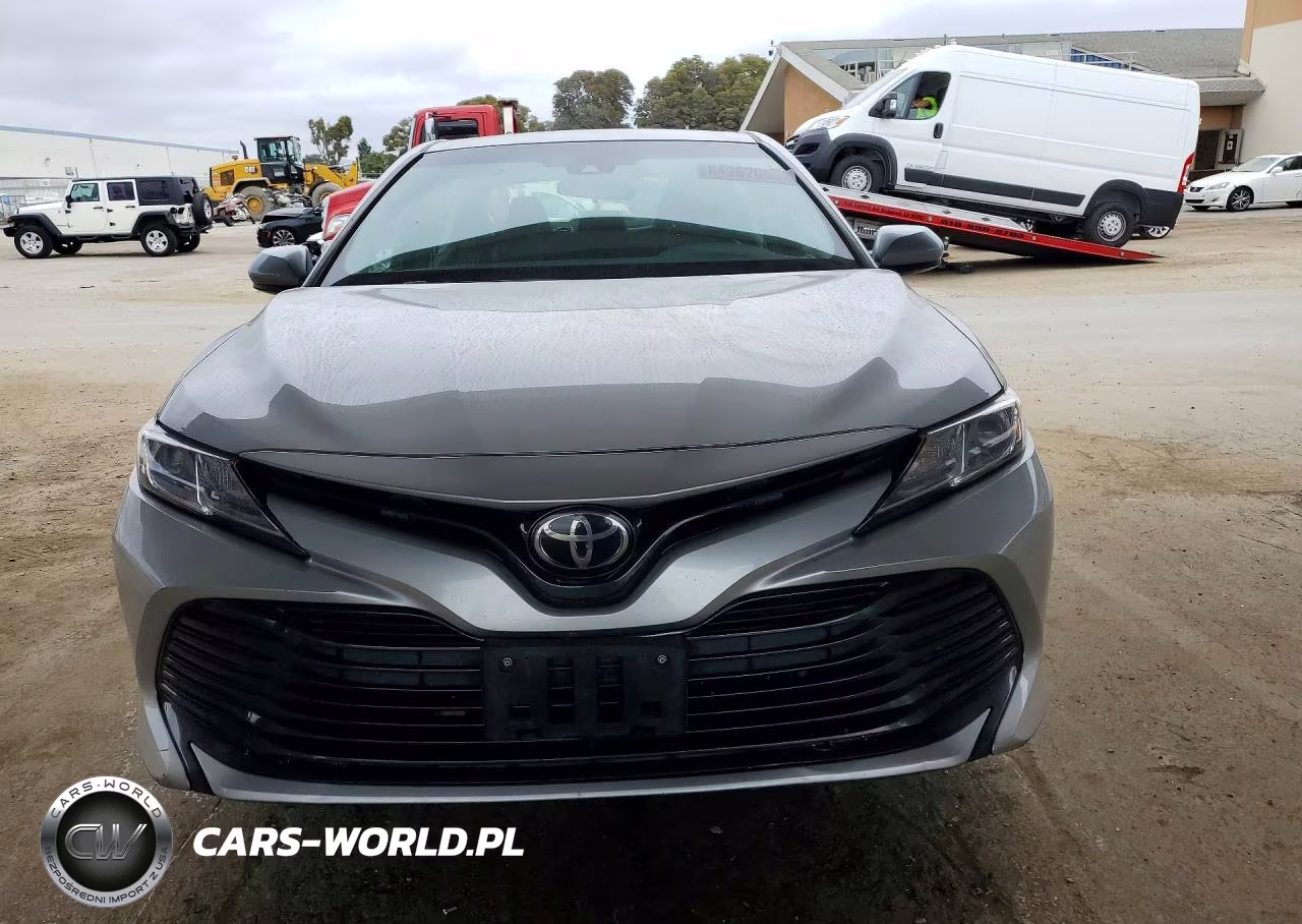 2018 Toyota Camry Le VIN:4T1B11HK4JU563558 - 5