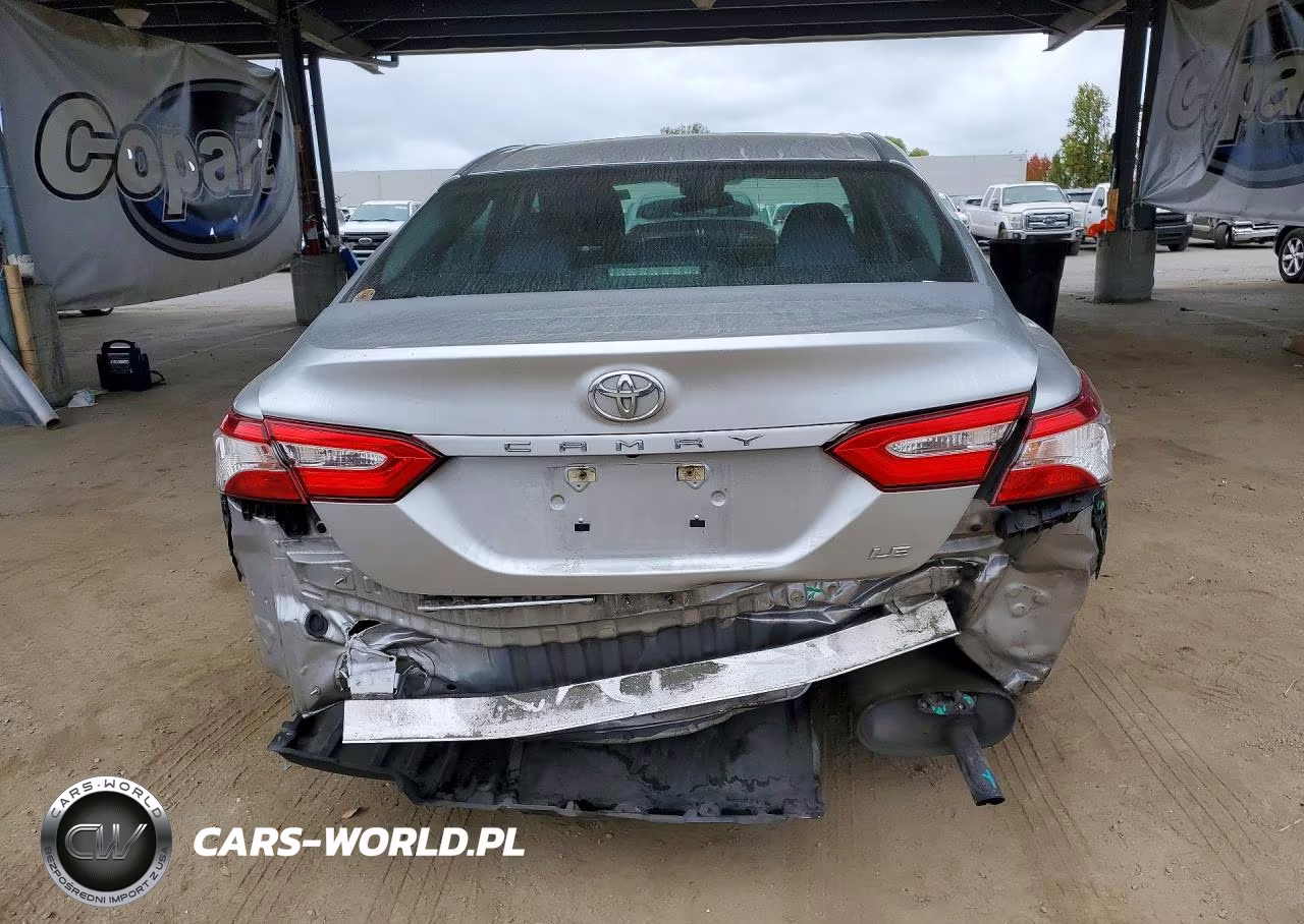2018 Toyota Camry Le VIN:4T1B11HK4JU563558 - 6