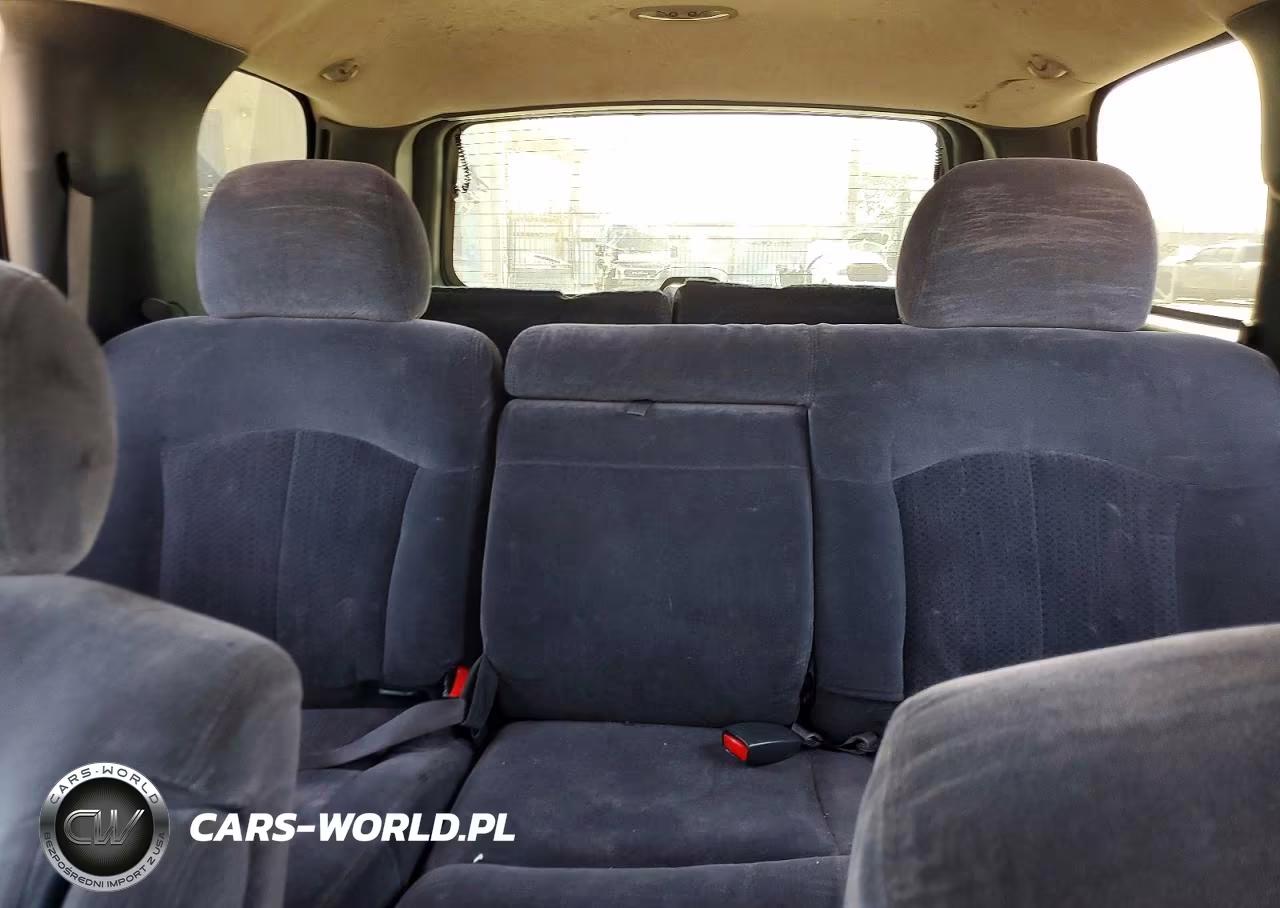 2002 Chevrolet Tahoe C1500 VIN:1GNEC13V32R220149 - 10
