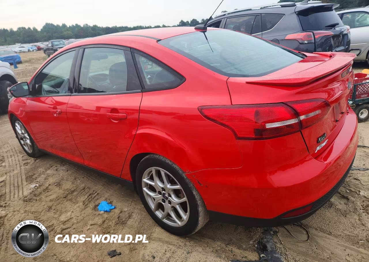 2015 Ford Focus Se VIN:1FADP3F21FL365310 - 2