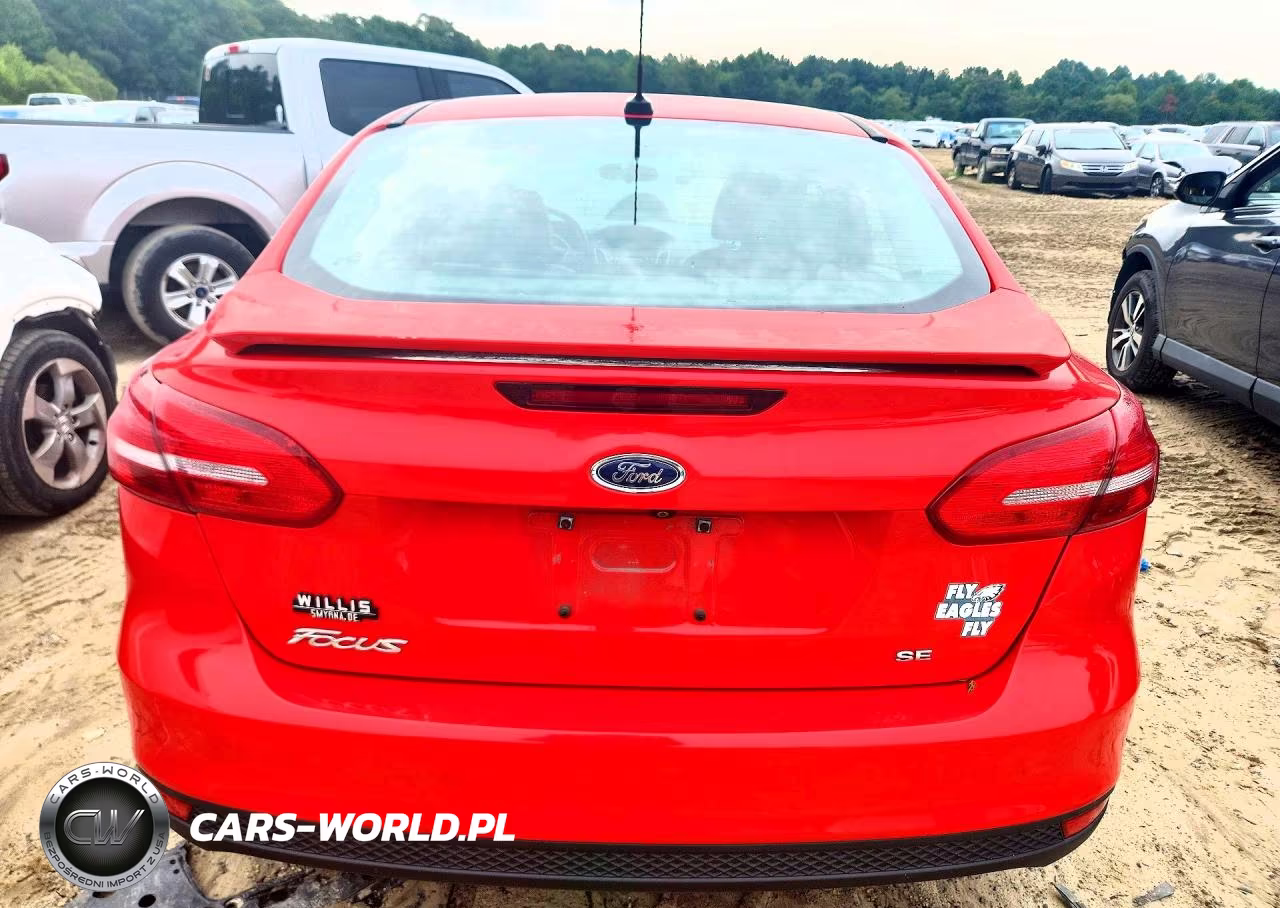 2015 Ford Focus Se VIN:1FADP3F21FL365310 - 6
