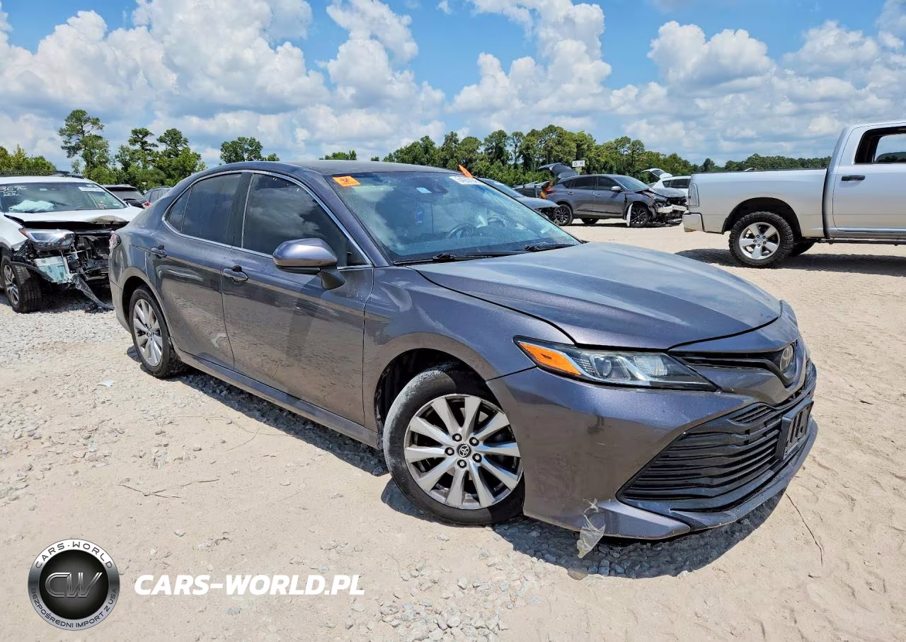 2019 Toyota Camry Le VIN:4T1B11HK8KU805124 - 4