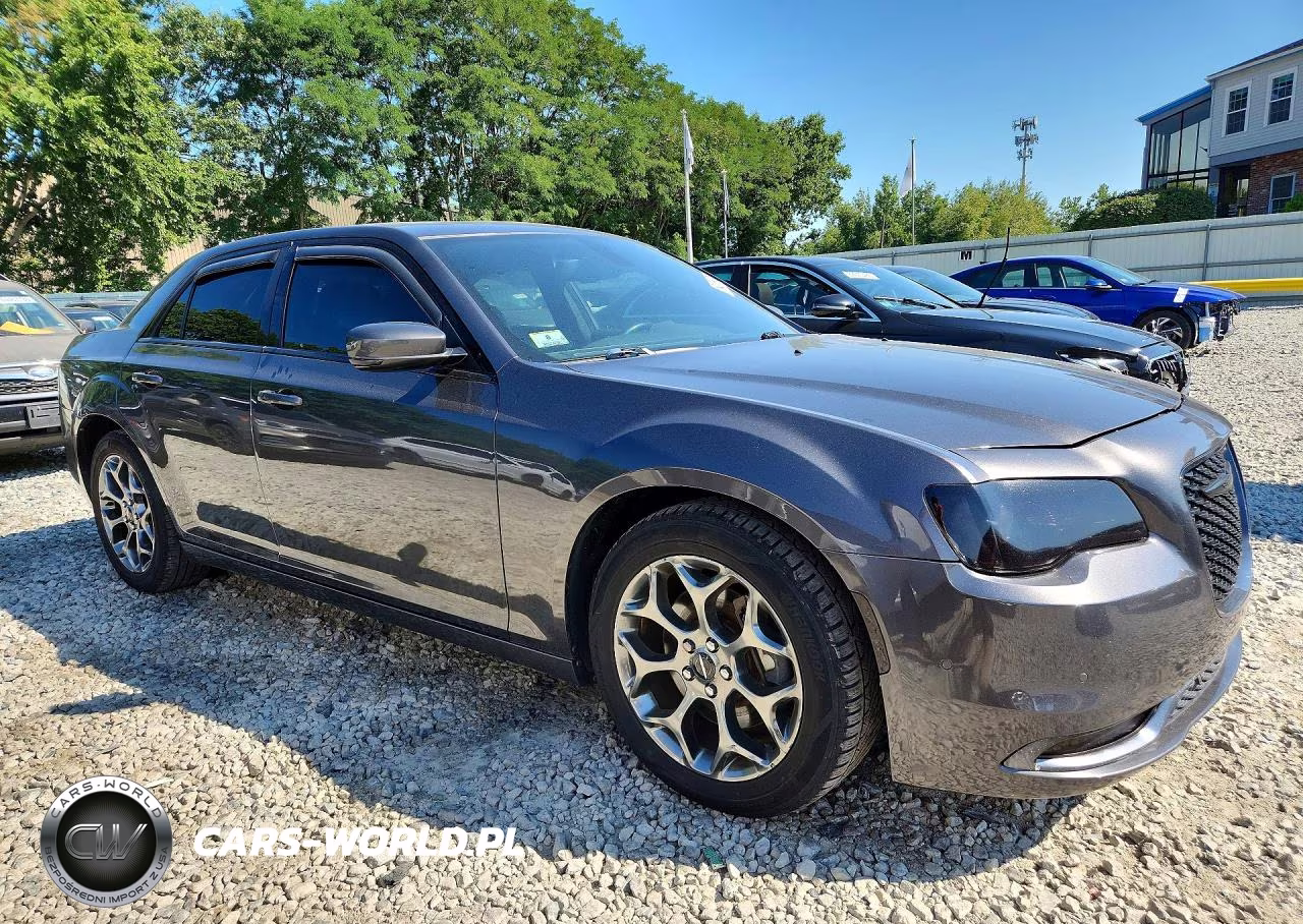 2015 Chrysler 300 S VIN:2C3CCAGG6FH904635 - 4