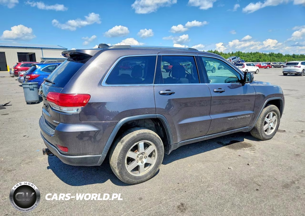 2017 Jeep Grand Cherokee Laredo VIN:1C4RJFAG3HC962919 - 3