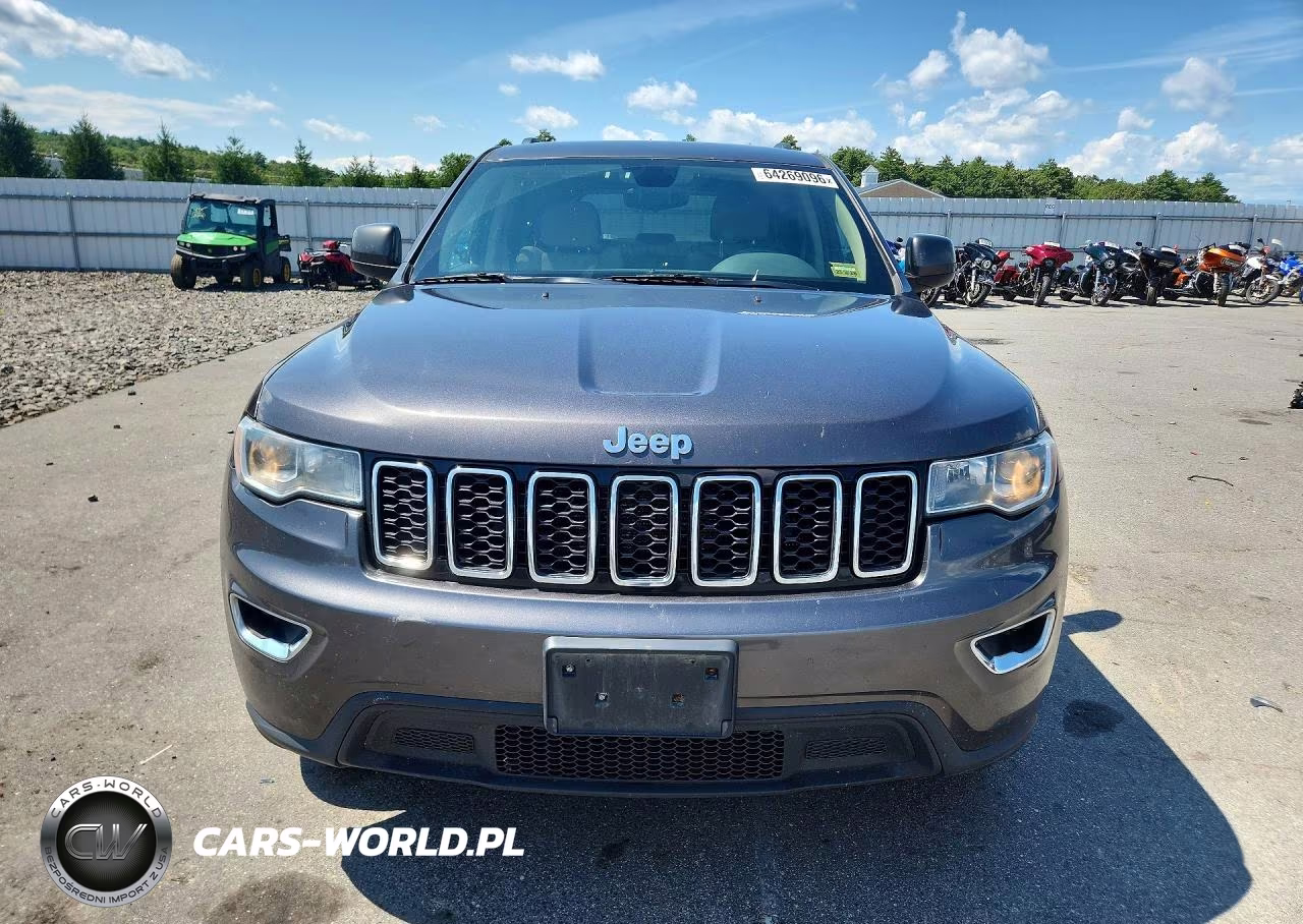 2017 Jeep Grand Cherokee Laredo VIN:1C4RJFAG3HC962919 - 5
