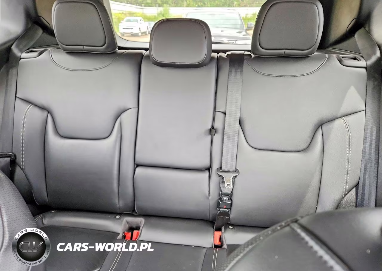 2016 Jeep Renegade Limited VIN:ZACCJBDT6GPC77038 - 10