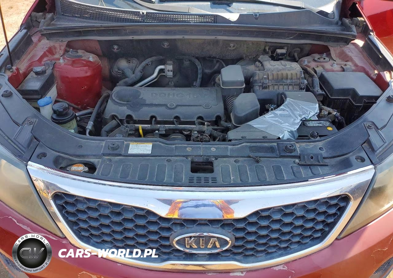2011 Kia Sorento Lx VIN:5XYKTCA13BG074986 - 12