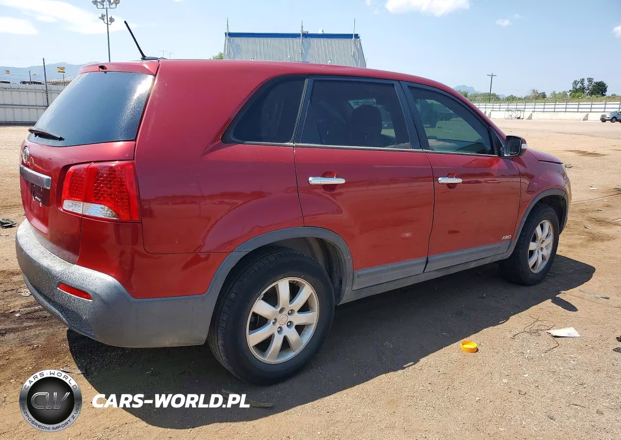 2011 Kia Sorento Lx VIN:5XYKTCA13BG074986 - 3