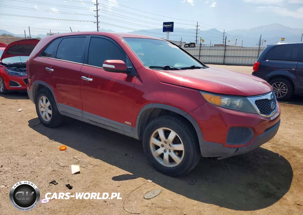 2011 Kia Sorento Lx VIN:5XYKTCA13BG074986 - 4