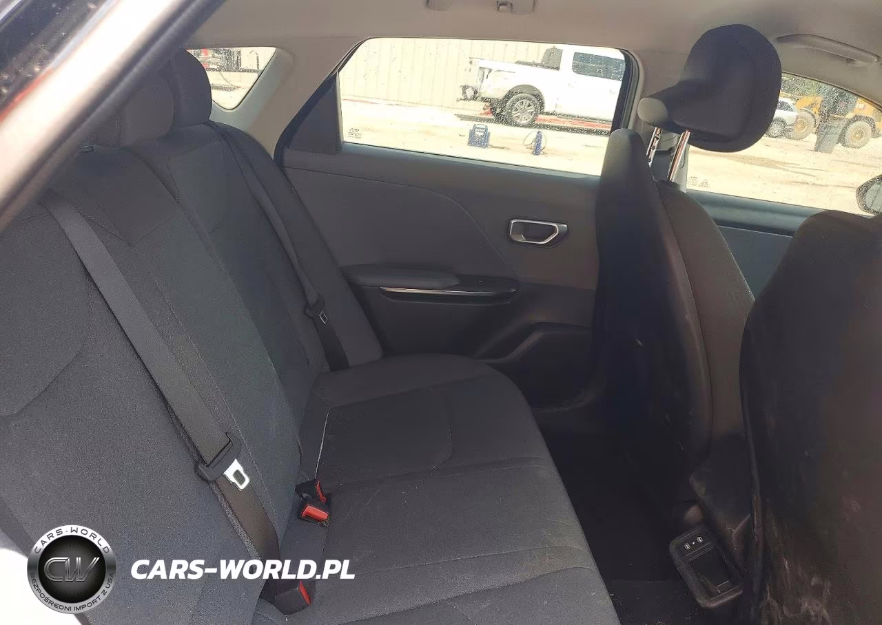2025 Kia K4 Lxs VIN:3KPFT4DE1SE010965 - 10