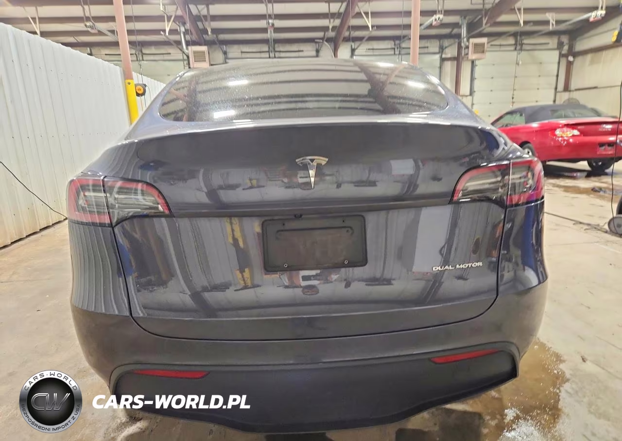 2023 Tesla Model Y VIN:7SAYGDEE4PA113245 - 6