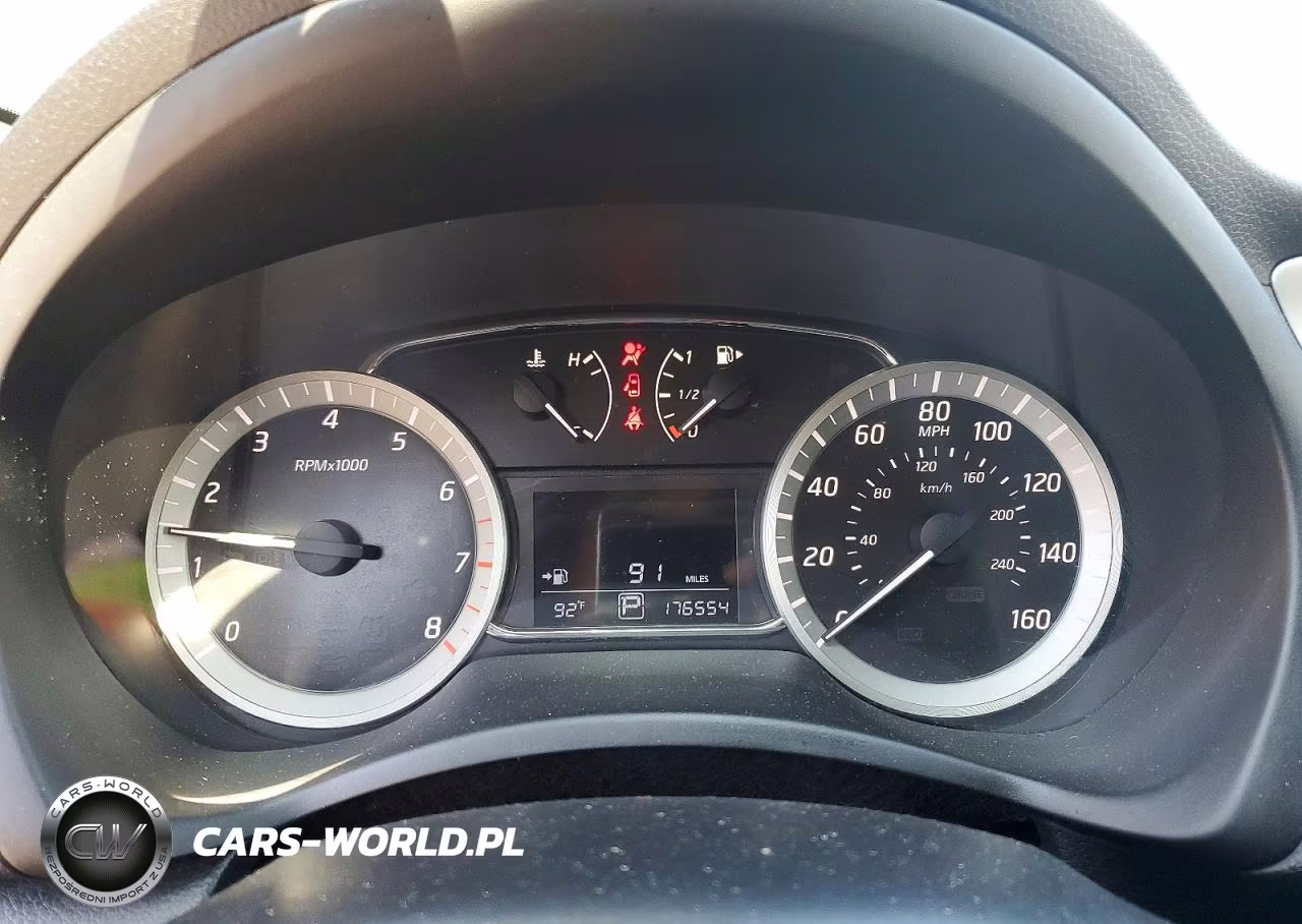 2015 Nissan Sentra S VIN:3N1AB7AP0FY347414 - 9