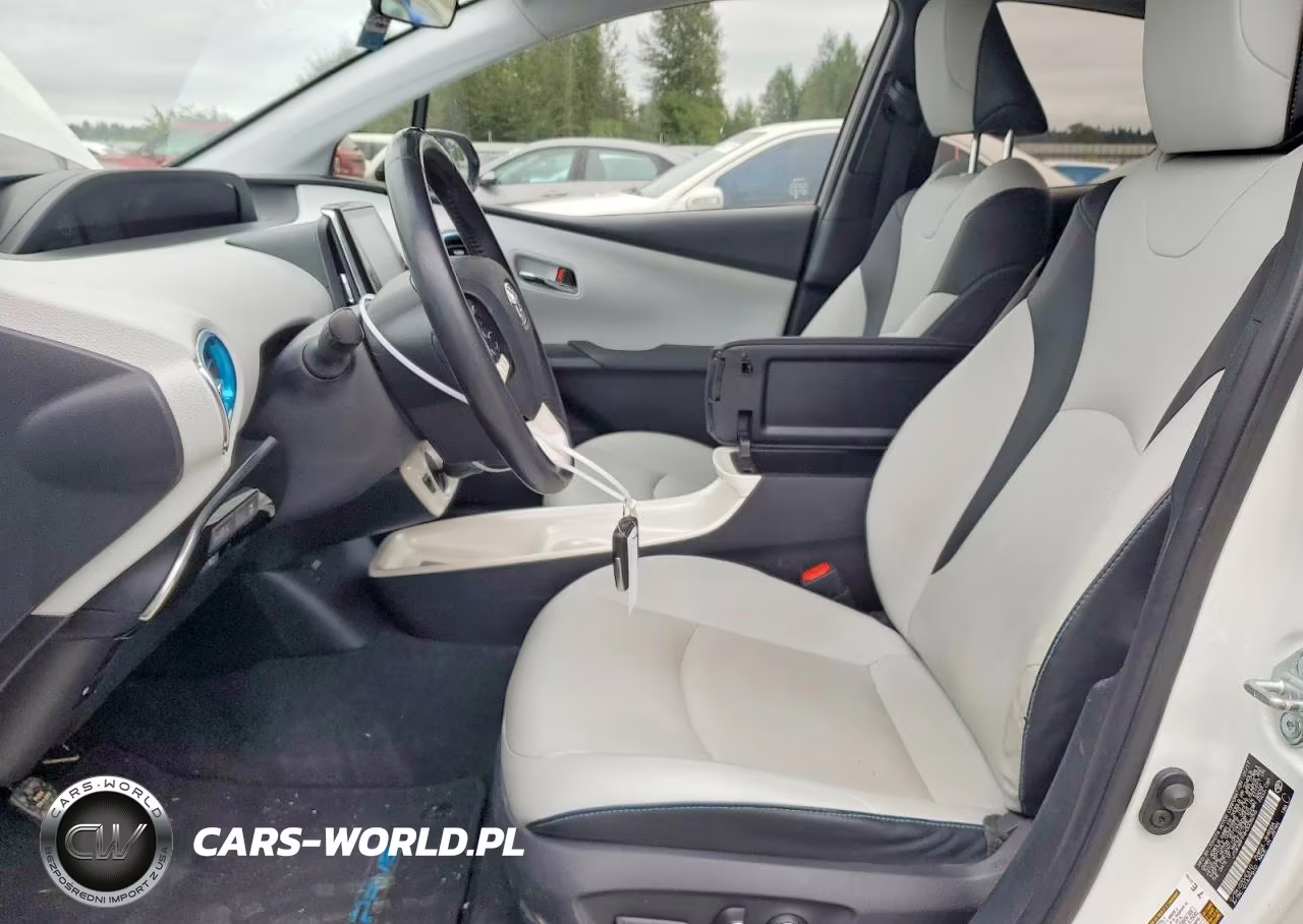 2017 Toyota Prius Prime Premium VIN:JTDKARFP4H3008255 - 7
