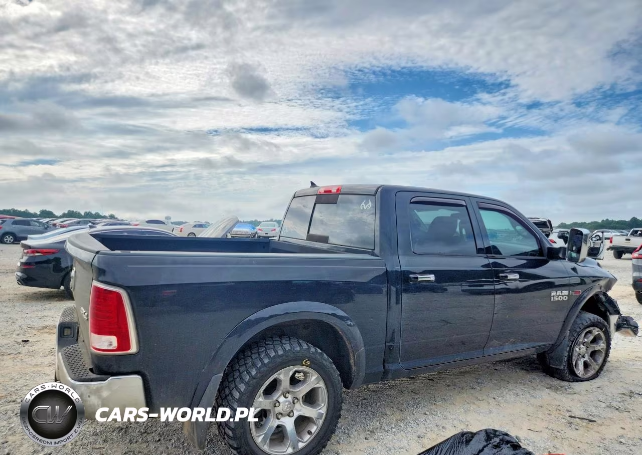 2017 Ram 1500 Laramie VIN:1C6RR7NM8HS877103 - 3