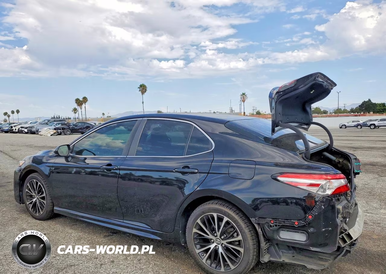 2018 Toyota Camry Se VIN:4T1B11HK4JU103669 - 2
