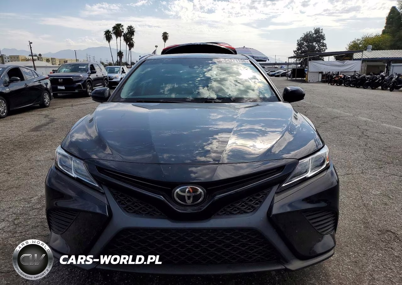 2018 Toyota Camry Se VIN:4T1B11HK4JU103669 - 5