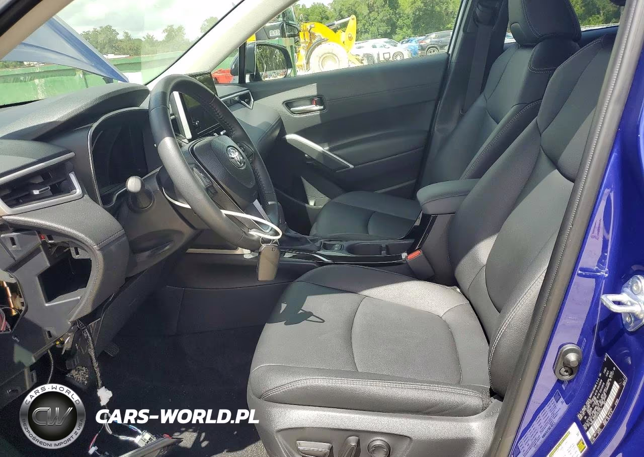 2025 Toyota Corolla Cross Xle VIN:7MUDAAAGXSV144211 - 7