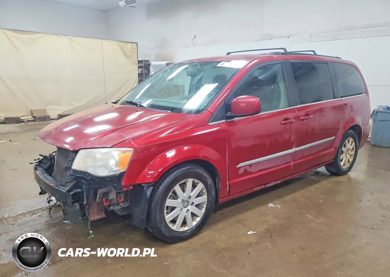 2014 Chrysler Town & Country Touring – zdjęcie 1 z 14