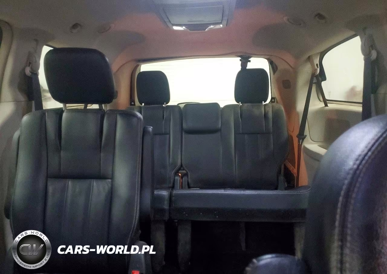 2014 Chrysler Town & Country Touring VIN:2C4RC1BG2ER434707 - 10