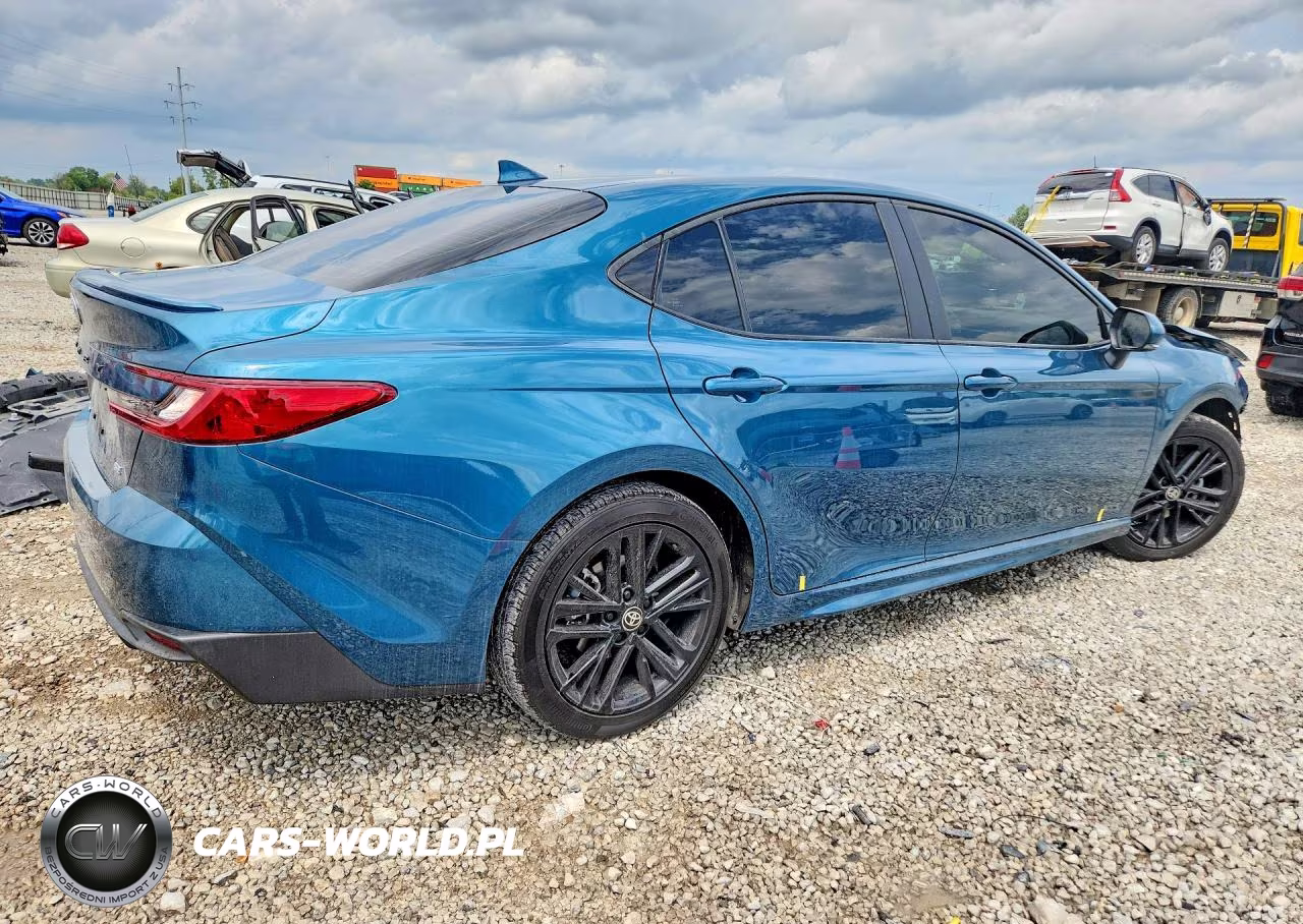 2025 Toyota Camry Se VIN:4T1DAACKXSU623568 - 3
