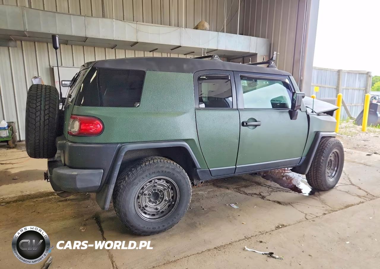2012 Toyota Fj Cruiser Base VIN:JTEBU4BF5CK128602 - 3