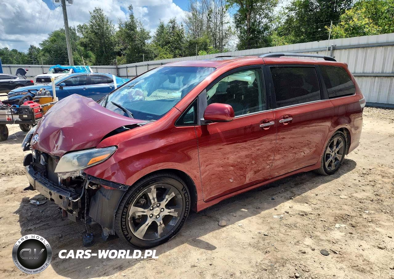2015 Toyota Sienna Sport