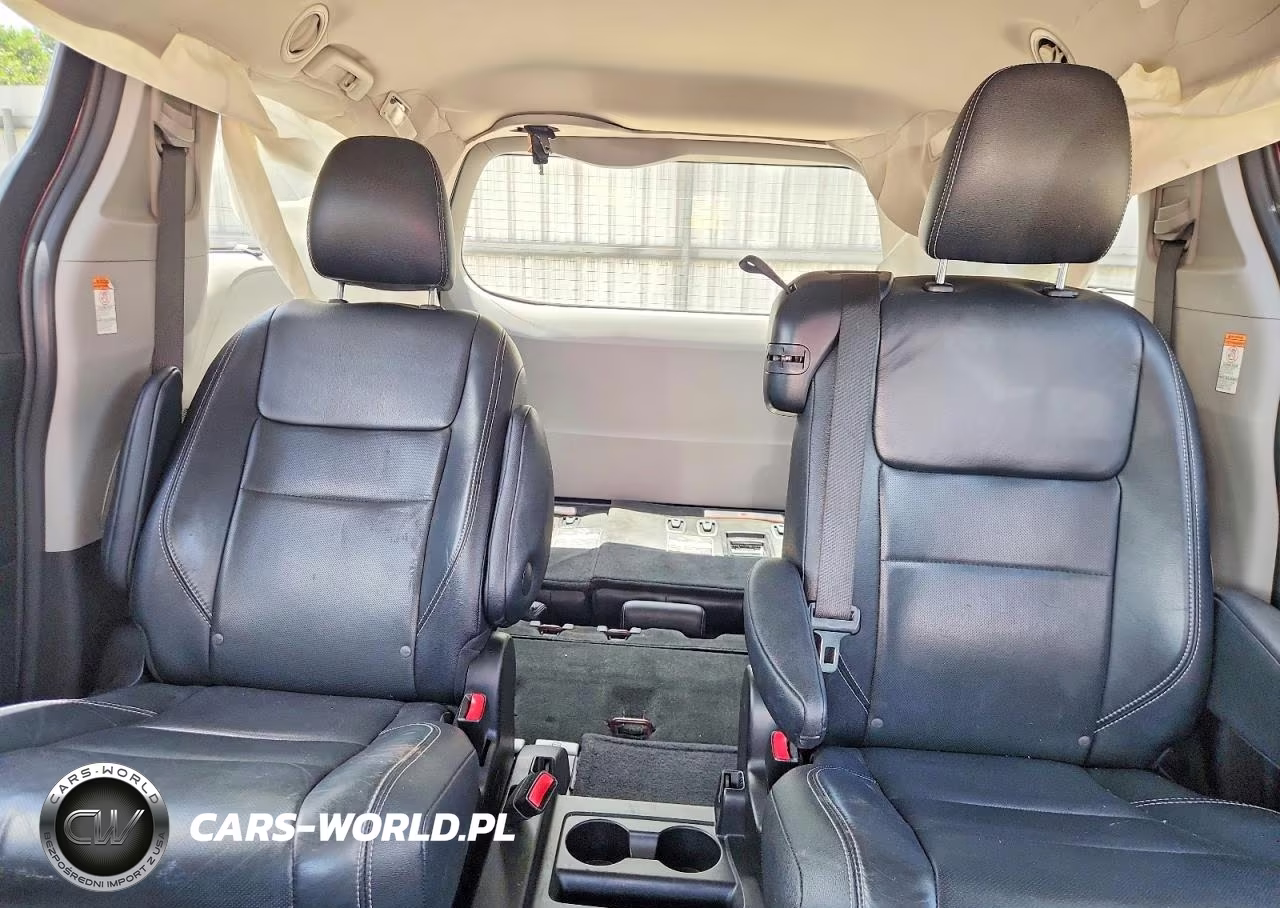 2015 Toyota Sienna Sport VIN:5TDXK3DCXFS661555 - 10