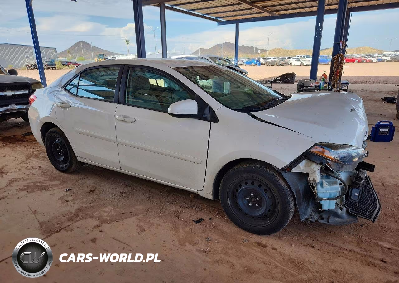 2017 Toyota Corolla Le VIN:2T1BURHE5HC821940 - 4