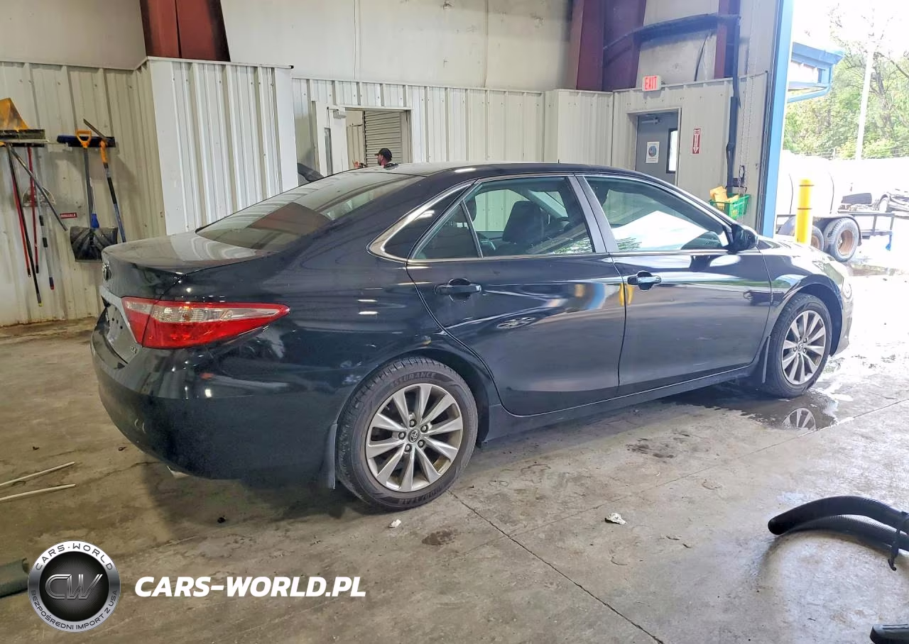 2017 Toyota Camry Xle VIN:4T1BF1FK9HU800513 - 3