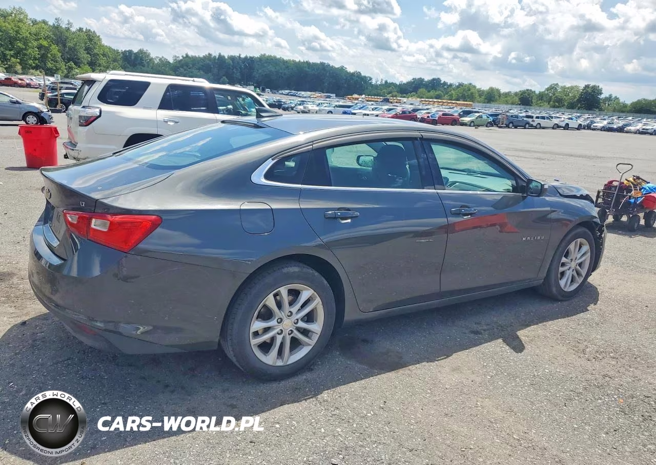 2018 Chevrolet Malibu Lt VIN:1G1ZD5ST2JF132037 - 3