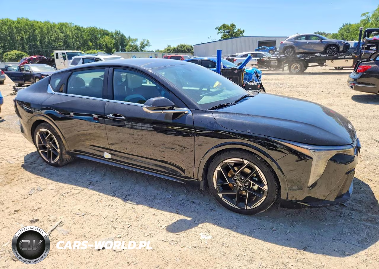2025 Kia K4 Gt Line VIN:3KPFW4DE7SE163194 - 4