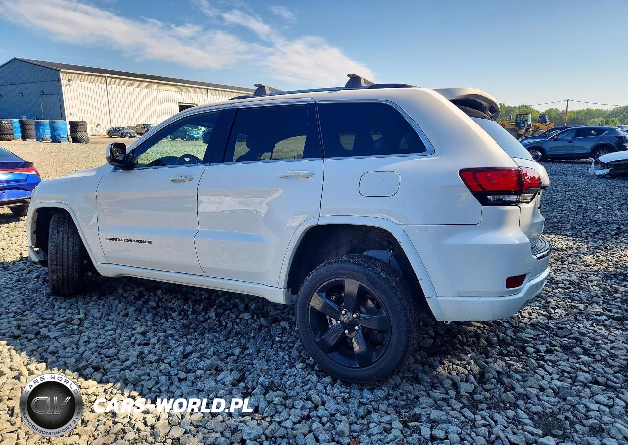 2015 Jeep Grand Cherokee Laredo VIN:1C4RJFAG1FC918298 - 2