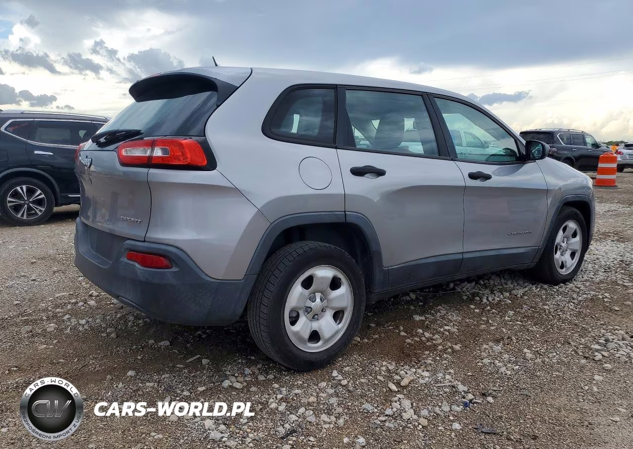 2015 Jeep Cherokee Sport VIN:1C4PJLAB1FW579213 - 3