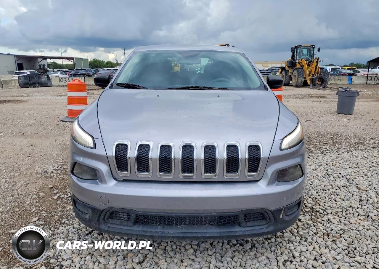 2015 Jeep Cherokee Sport VIN:1C4PJLAB1FW579213 - 5