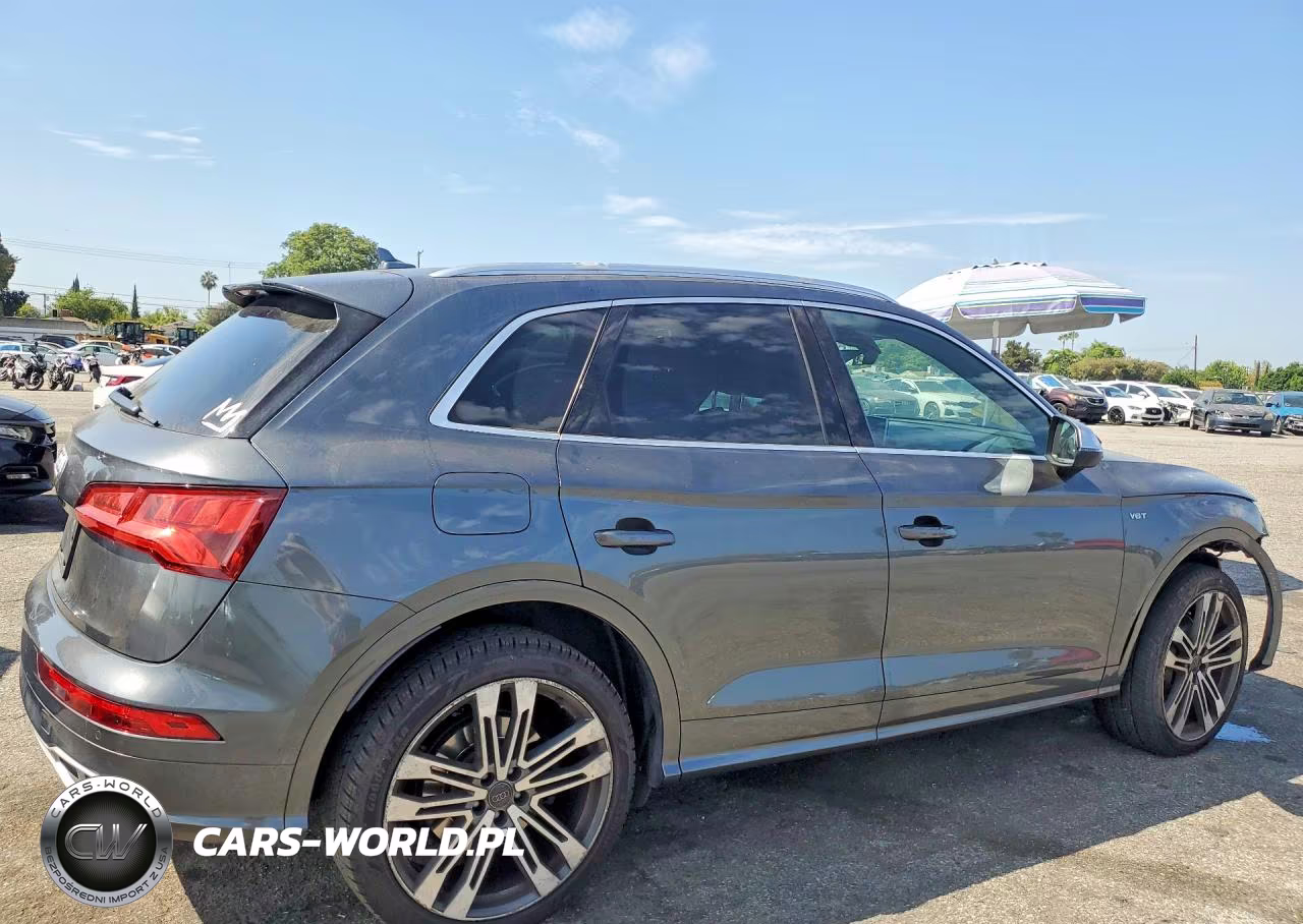 2018 Audi Sq5 Premium Plus VIN:WA1A4AFY2J2174101 - 3