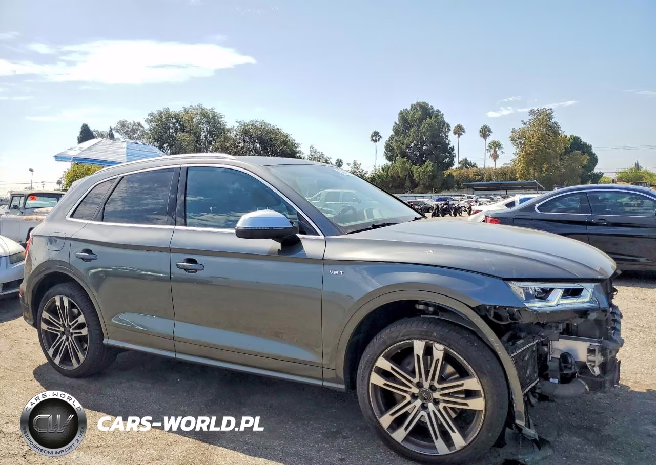 2018 Audi Sq5 Premium Plus VIN:WA1A4AFY2J2174101 - 4