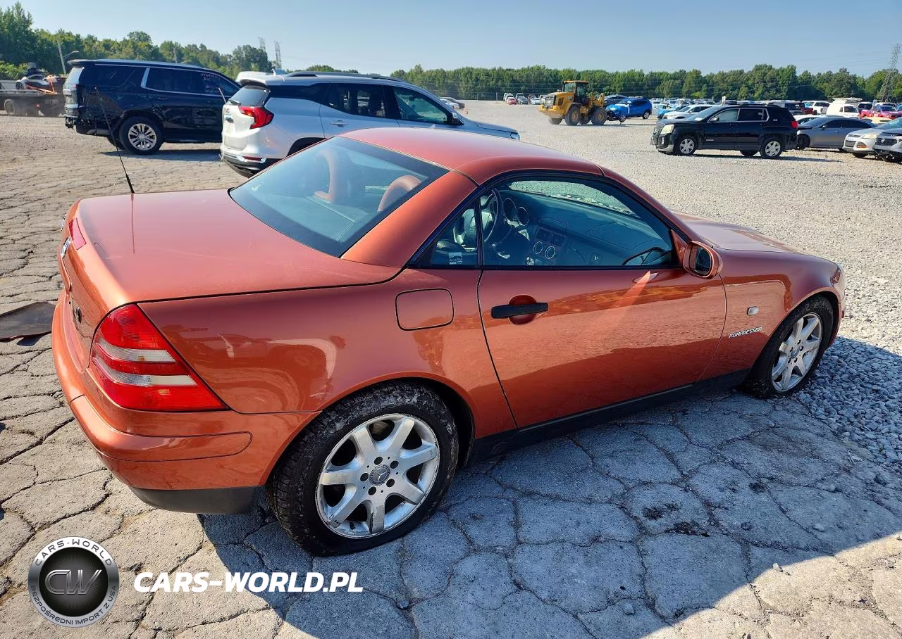 2000 Mercedes-Benz Slk 230 Kompressor VIN:WDBKK47F1YF149125 - 3
