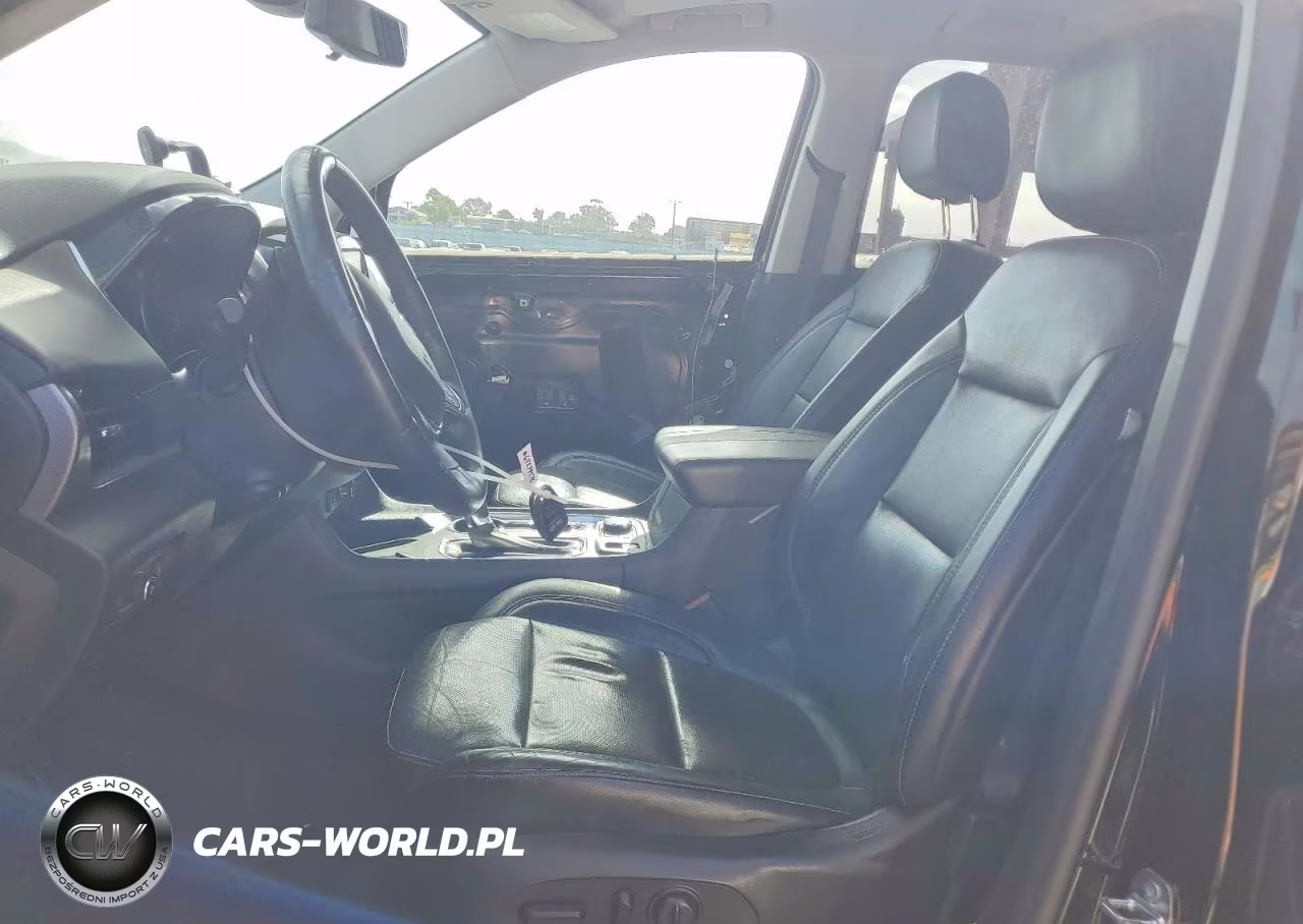 2018 Chevrolet Traverse Premier VIN:1GNERKKW4JJ133159 - 7