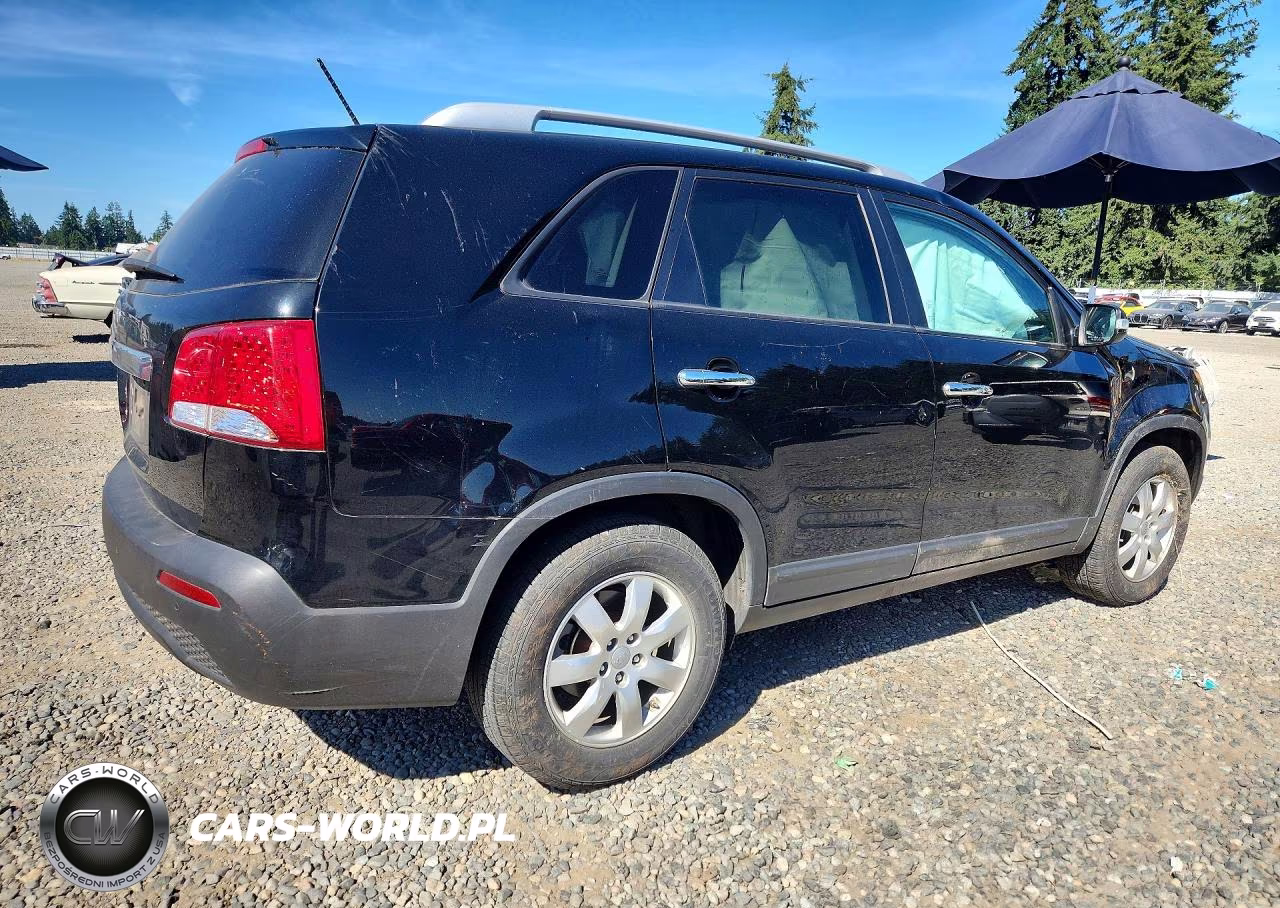 2012 Kia Sorento Lx VIN:5XYKT4A68CG211004 - 3