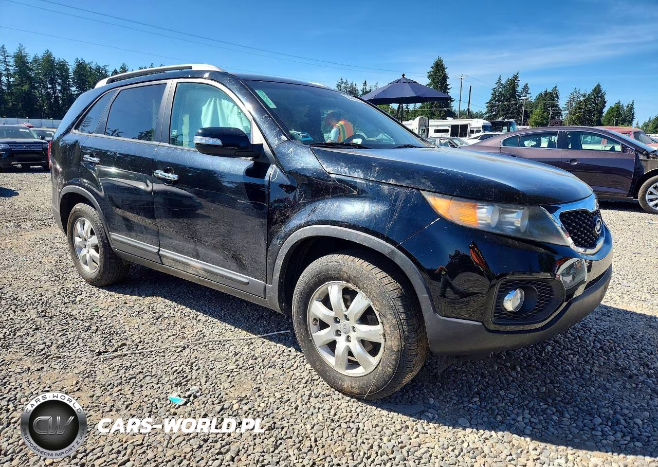 2012 Kia Sorento Lx VIN:5XYKT4A68CG211004 - 4